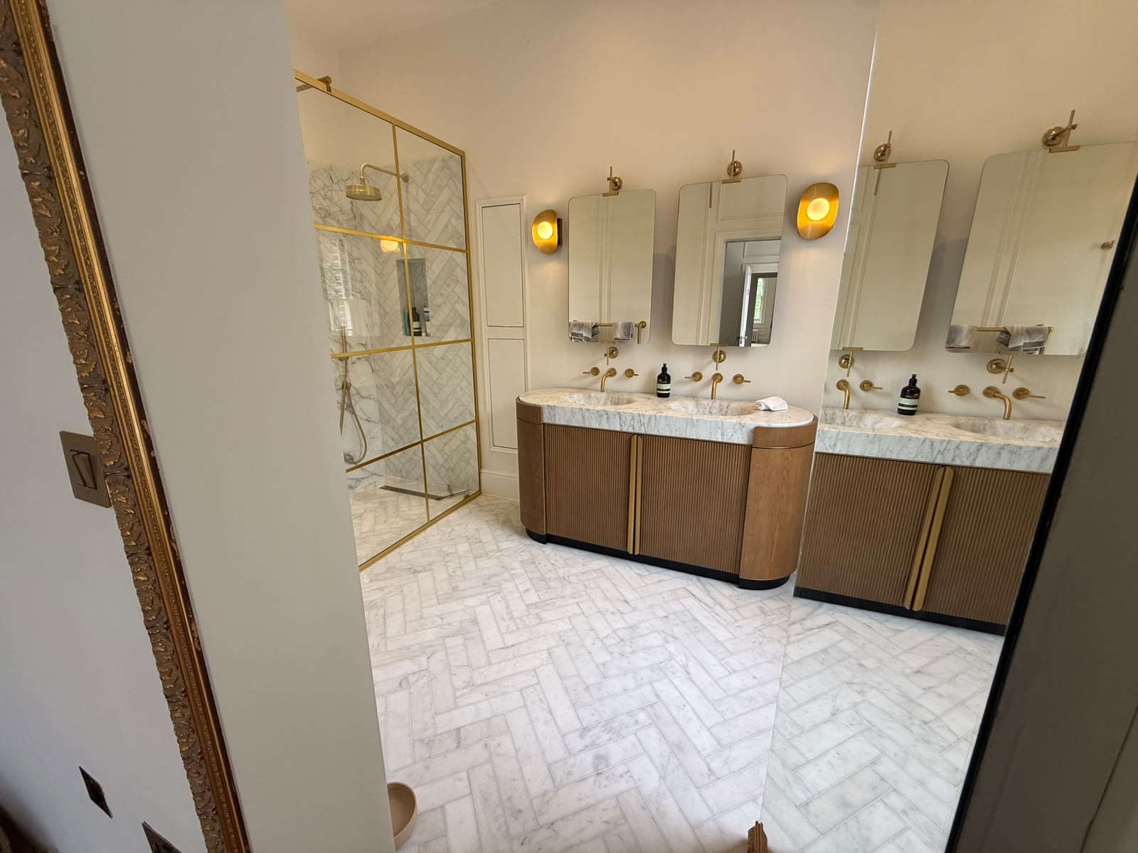 Ascot SL5 Full Refurbished House